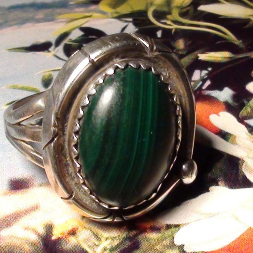 CABOCHON Malachite Ring Size 7 Navajo ring Sterling Vintage SOUTHWEST ART
